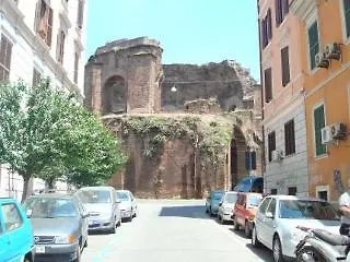 Manzoni מלון 2*